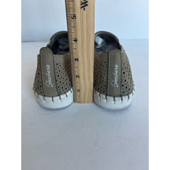 SKECHERS Women’s Sepulveda Blvd Taupe Laser Cut Round Toe Slip On Shoe Sz 9 - Picture 7 of 11